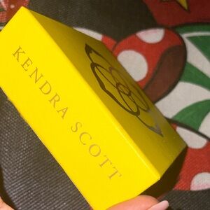 Kendra Scott Vibrant Yellow Box